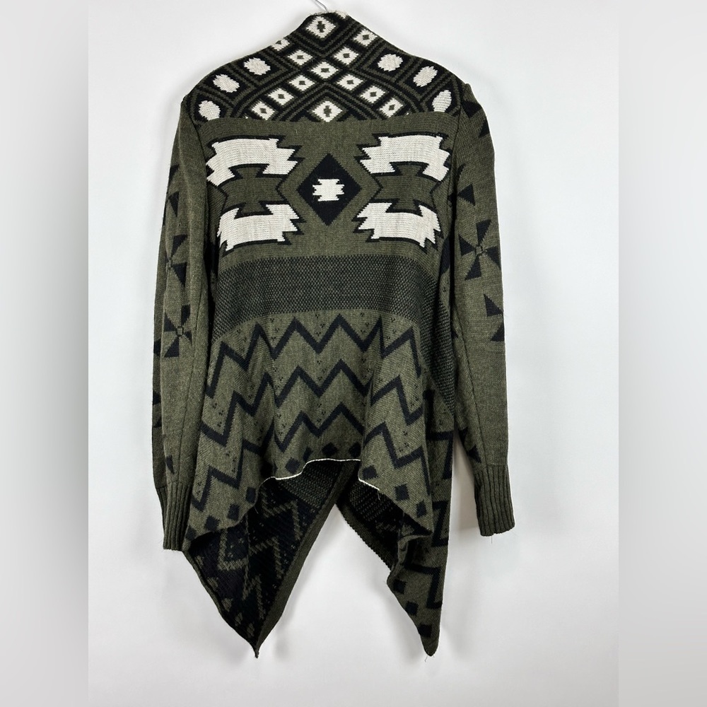 Women's Patterned Cardigan - Picture 2 of 8
